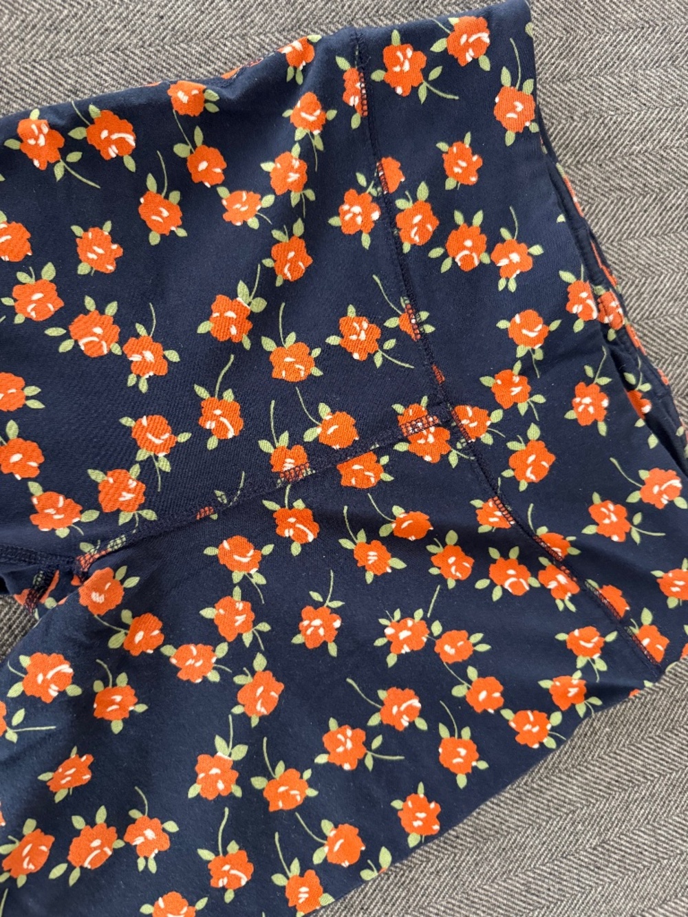 JCREW, DARLING NAVY WEEKEND LEGGINGS WITH RED POSIES